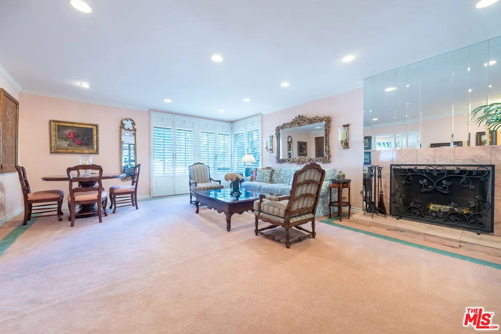 3563 Alana Drive, Sherman Oaks, California 91403 home-pic-1